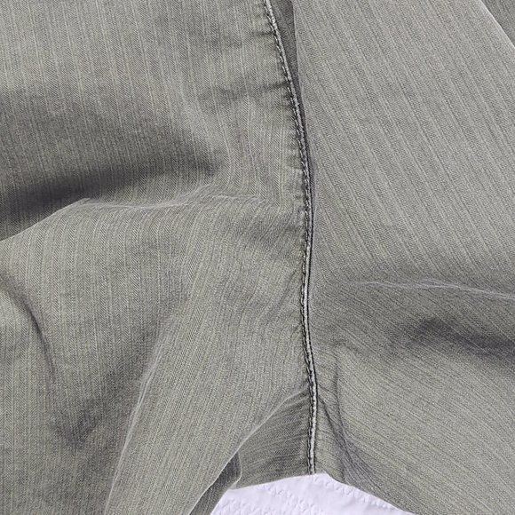 Size 14 Eddie Bauer 100% Cotton Vashon Fit Cargo Capri in Olive Green - Picture 6 of 13